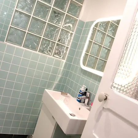 Très Bel 200 M De La La 64 Appartement