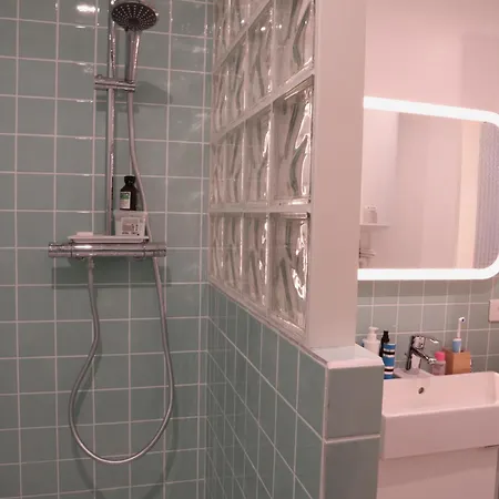 Appartement Très Bel 200 M De La La 64